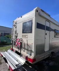 Camper pronto per partire full full porta moto Camper pronto per partire full full porta moto