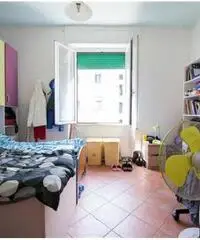 Camere con regolare contratto Camere con regolare contratto