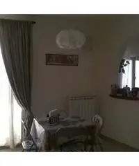 Stanze singole in appartamento a lavoratrici spese incluse Stanze singole in appartamento a lavoratrici spese incluse