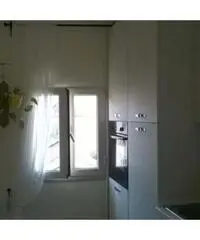 Stanze singole in appartamento a lavoratrici spese incluse Stanze singole in appartamento a lavoratrici spese incluse