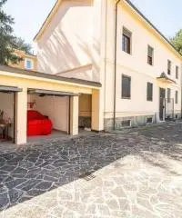 Terratetto plurifamiliare con garage e giardino a Parma