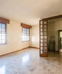 Terratetto plurifamiliare con garage e giardino a Parma