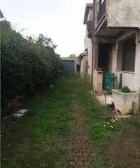 Villa di 9 locali in Vendita Villa di 9 locali in Vendita