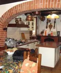 Rustico a Camaiore 186mq centro storico Rustico a Camaiore 186mq centro storico