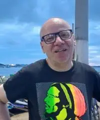 54 enne single lavoro e casa propria