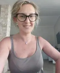 Cuore caldo, mente aperta, pronta per l'amore!