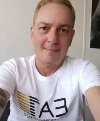UOMO  49 ANNI CERCA DONNA