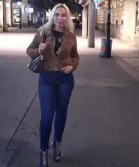 Cerco felice l'uomo nel fiore della vita