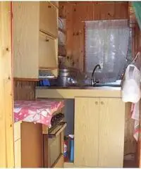 Roulotte con annessa casetta in legno - Macerata