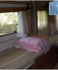 Roulotte con annessa casetta in legno - Macerata