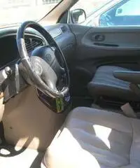 KIA CARNIVAL 7 POSTI