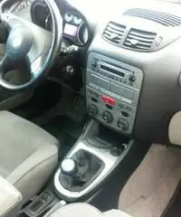 Alfa 147 Distinctive 1.9 JTD