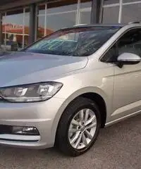 Volkswagen Nuovo Touran 2.0tdi Highline - Cuneo Volkswagen Nuovo Touran 2.0tdi Highline - Cuneo