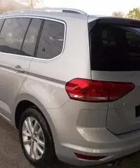 Volkswagen Nuovo Touran 2.0tdi Highline - Cuneo Volkswagen Nuovo Touran 2.0tdi Highline - Cuneo
