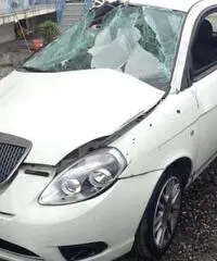 Lancia Ypsilon Diva 1.2 gpl SINISTRATA MARCIANTE - Napoli