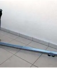 Portabicicletta per automobile colore grigio