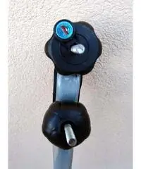 Portabicicletta per automobile colore grigio