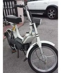 Piaggio ciclomotore Bravo di colore bianco del 1992