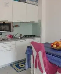 Vista fronte mare in residence con piscina