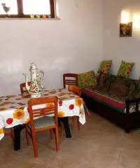 SPLENDIDA dependance immersa nel verde con posto auto SPLENDIDA dependance immersa nel verde con posto auto