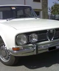 NOLEGGIO AUTO PER MATRIMONI ALFA ROMEO GIULIA BERLINA 1750 NOLEGGIO AUTO PER MATRIMONI ALFA ROMEO GIULIA BERLINA 1750