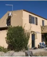Casa indipendente 220 mq con 3 ettari di terreno Casa indipendente 220 mq con 3 ettari di terreno