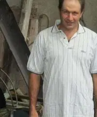 Cerco ragazza sincera e onesta per seria relazione Cerco ragazza sincera e onesta per seria relazione