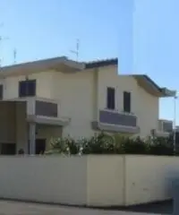Lavinio-Lido di Enea: Vendita Villa in Via Miglioramento