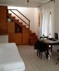 RifITI 005-m27/606 - Villa a schiera in Vendita a Pomezia - Campo Ascolano - Villaggio Tognazzi di 6