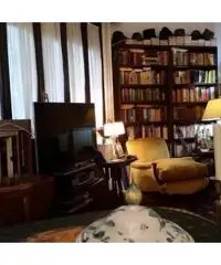 Rif: Roma - GIANICOLO - VIA NICOLA FABRIZI a due passi da TRASTEVERE immerso nel verde, in palazzina