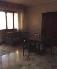 Vendita Cinque locali in Via Redipuglia Vendita Cinque locali in Via Redipuglia