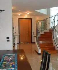 Vendita Villa in Via Filippo Turati