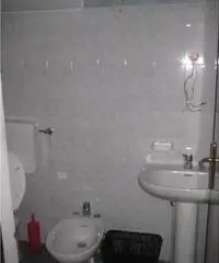 CAPRIOLO: MONOLOCALE IN PIAZZA DELLA CHIESA anticipo Euro 8.000,00 piu Euro 365,00 mensili x 12 anni