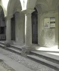 EDOLO IN PALAZZO D 'EPOCA RISTRUTTURATO ...APPARTAMENTO DA RISISTEMARE cod. 4.702 30-11