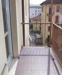 Zona Via XXV Aprile, ampissimo appartamento di mq 210