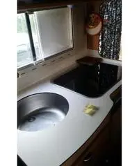 ELNAGH SLEEK541 immatricolata 2001 colore bianco panna ELNAGH SLEEK541 immatricolata 2001 colore bianco panna