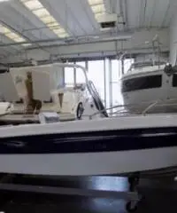 SALMERI SYROS 190 CON YAMAHA 40 NUOVO