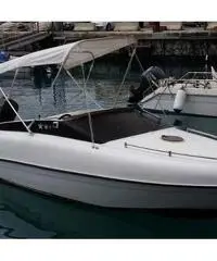 Bellissimo scafo americano di circa metri 6.