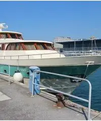 barca a motore AZZURRO 74 S anno 2006 lunghezza mt 22 barca a motore AZZURRO 74 S anno 2006 lunghezza mt 22