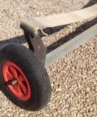 Carrello di alaggio per derive e barche sino a 4 metri