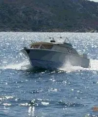 barca a motore BERTRAM 25 cabin express anno 1965 lunghezza mt 8 barca a motore BERTRAM 25 cabin express anno 1965 lunghezza mt 8