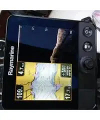 Vendesi natante Crownline 262 a benzina