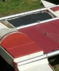 Catamarano per campeggio nautico