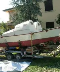 Catamarano per campeggio nautico