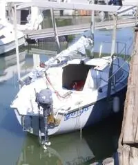 barca a vela ALTRO Micro Challenge anno 1996 lunghezza mt 550 barca a vela ALTRO Micro Challenge anno 1996 lunghezza mt 550