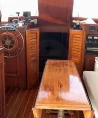 Gozzo Cabinato in fasciame di Mogano e Teak  Fratelli Mileo Gozzo Cabinato in fasciame di Mogano e Teak  Fratelli Mileo