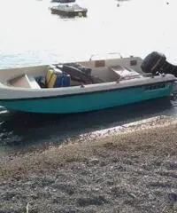 barca a motore ALTRO VETRORESINA anno 2000 lunghezza mt 3