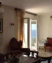 Appartamento di ampia metratura sul mare a Sanremo