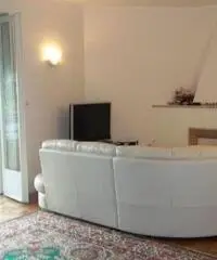 Affascinante Appartamento di 171 mq. con Terrazzo zona Casino' proprio dietro la Chiesa Russa.