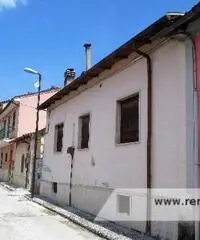 Avezzano -  Villa 8 locali € 85.000 T715 Avezzano -  Villa 8 locali € 85.000 T715